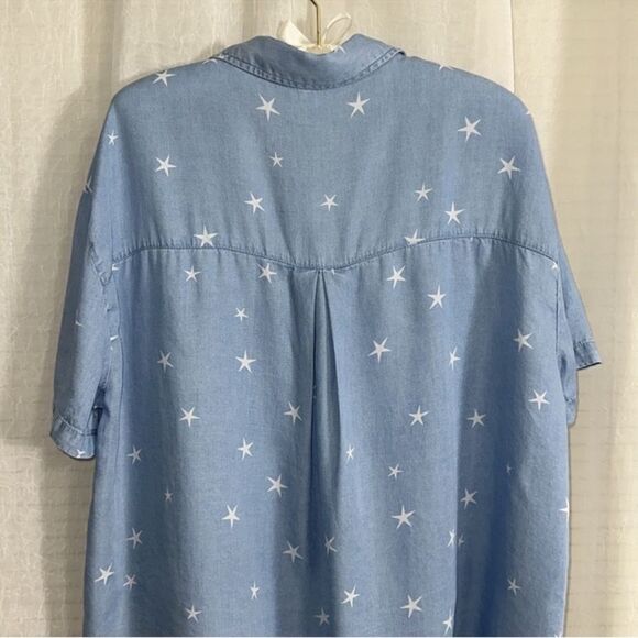 JANE + DELANCEY M-L VINTAGE WASH LIGHT BLUE WHITE STAR SHORT SLEEVE BUTTON SHIRT - Picture 4 of 11